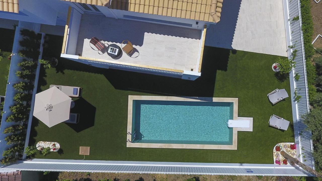 THE QUAD Luxury Villas Ligia Exterior foto